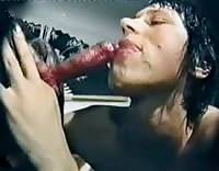 Зоофилка с подругой совратили молодого кобеля